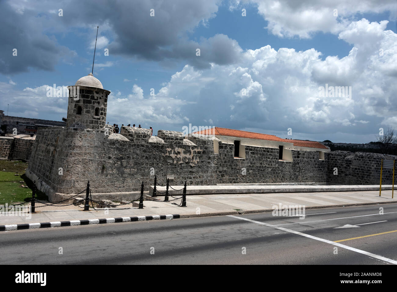 Castillo de San Salvador de la Punta, ( San Salvador castle) is a 16th-century harbour fortress in the bay of  Havana, Cuba.   It was built in the late Stock Photo