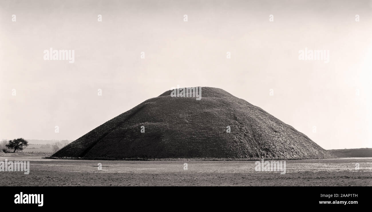 Neolithic Earth Neolithic earth work hi-res stock photography and images - Alamy