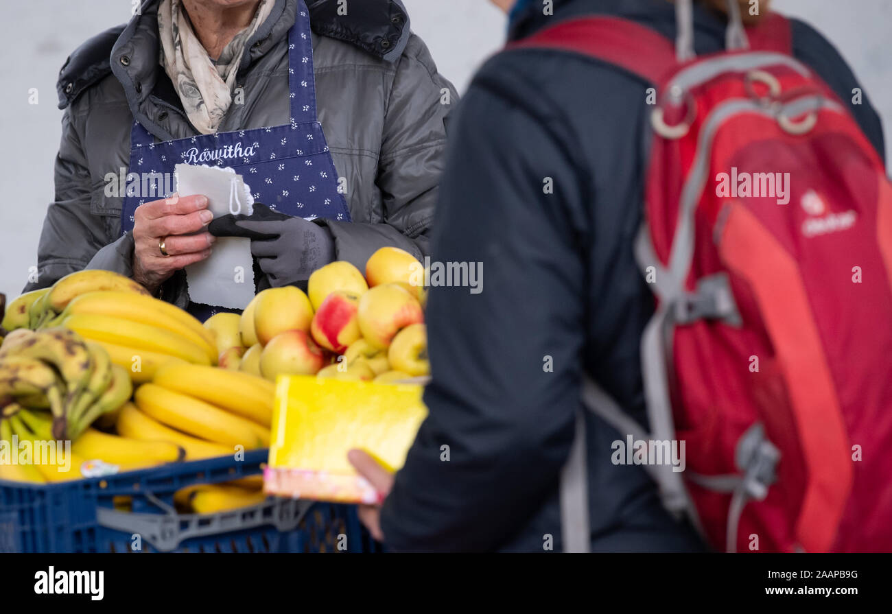 Munich Germany 22nd Nov 2019 Volunteers Of The Munchner Tafel