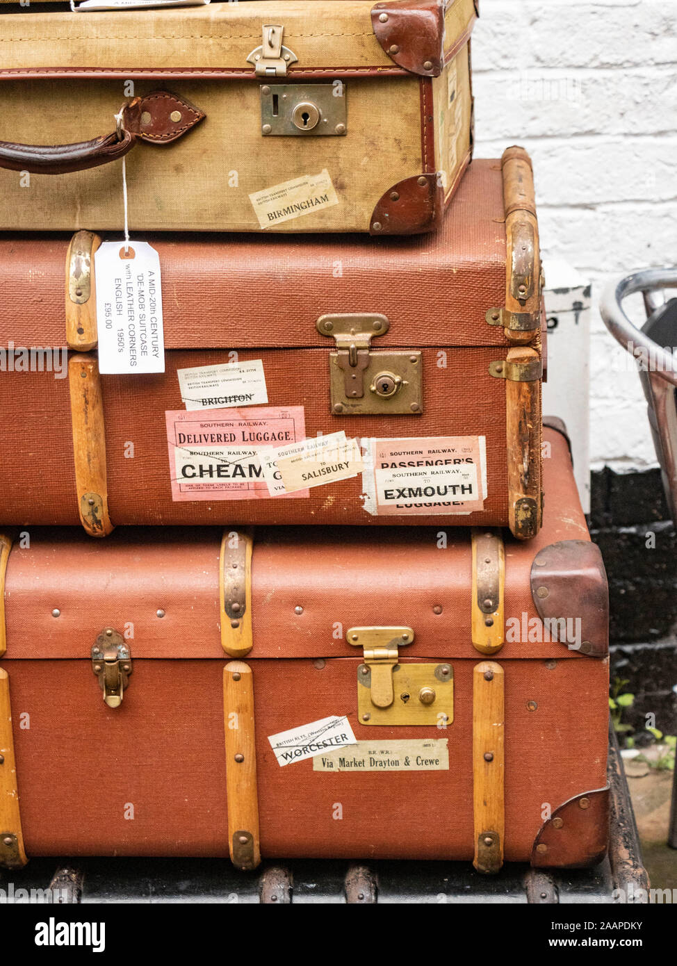 Old steamer trunk hi-res stock photography and images - Alamy