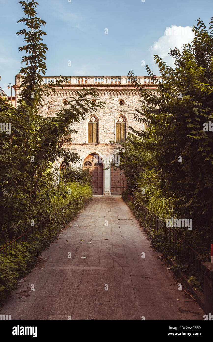 Entrance of an old Italian villa Stock Photo Alamy