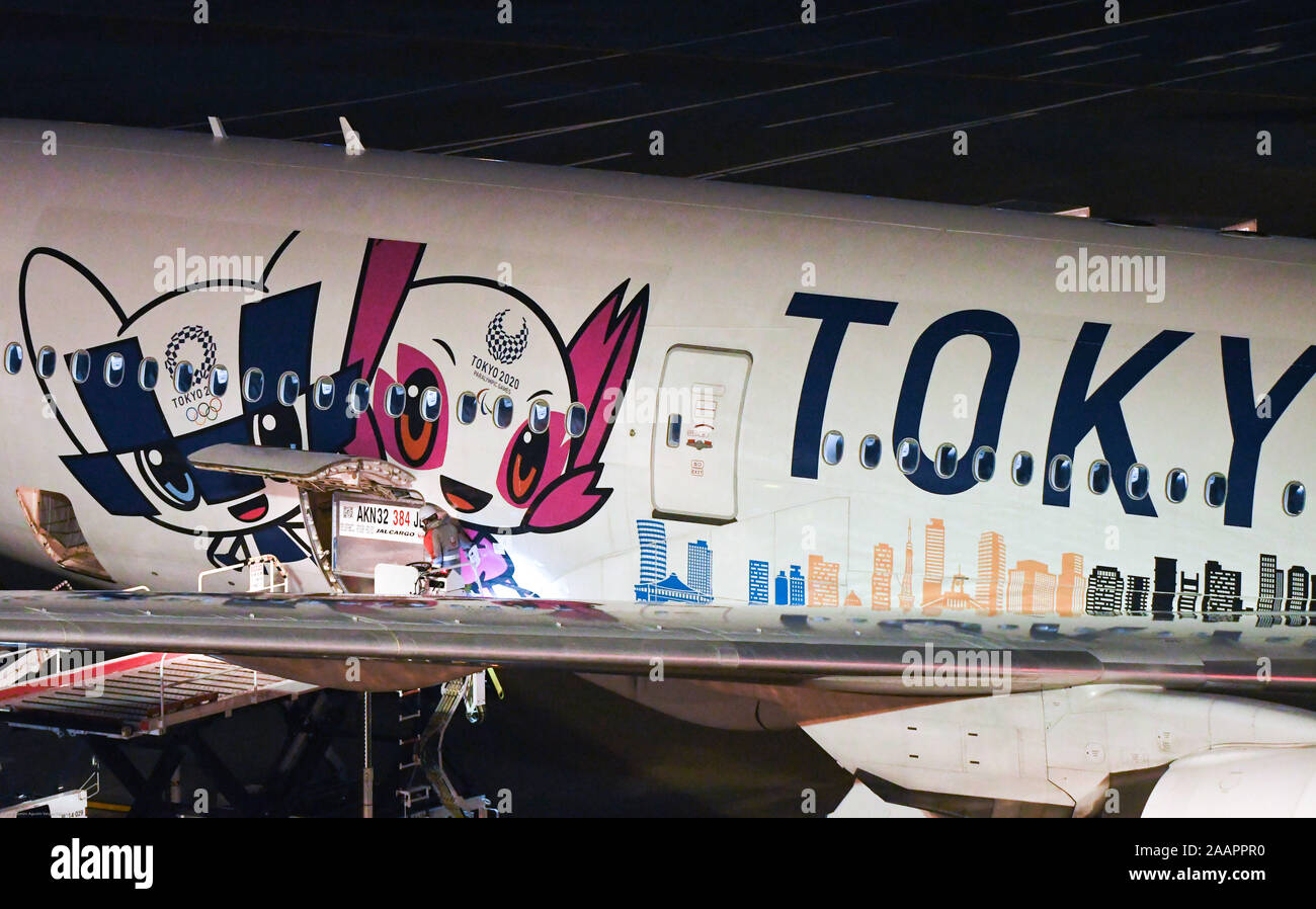 Tokyo Japan Tokyo Japan 23rd Nov 19 A Japan Airline Airplane Can Be Seen With The Logo Of The Tokyo Olympics At Haneda International Airport In Tokyo Japan On November 23