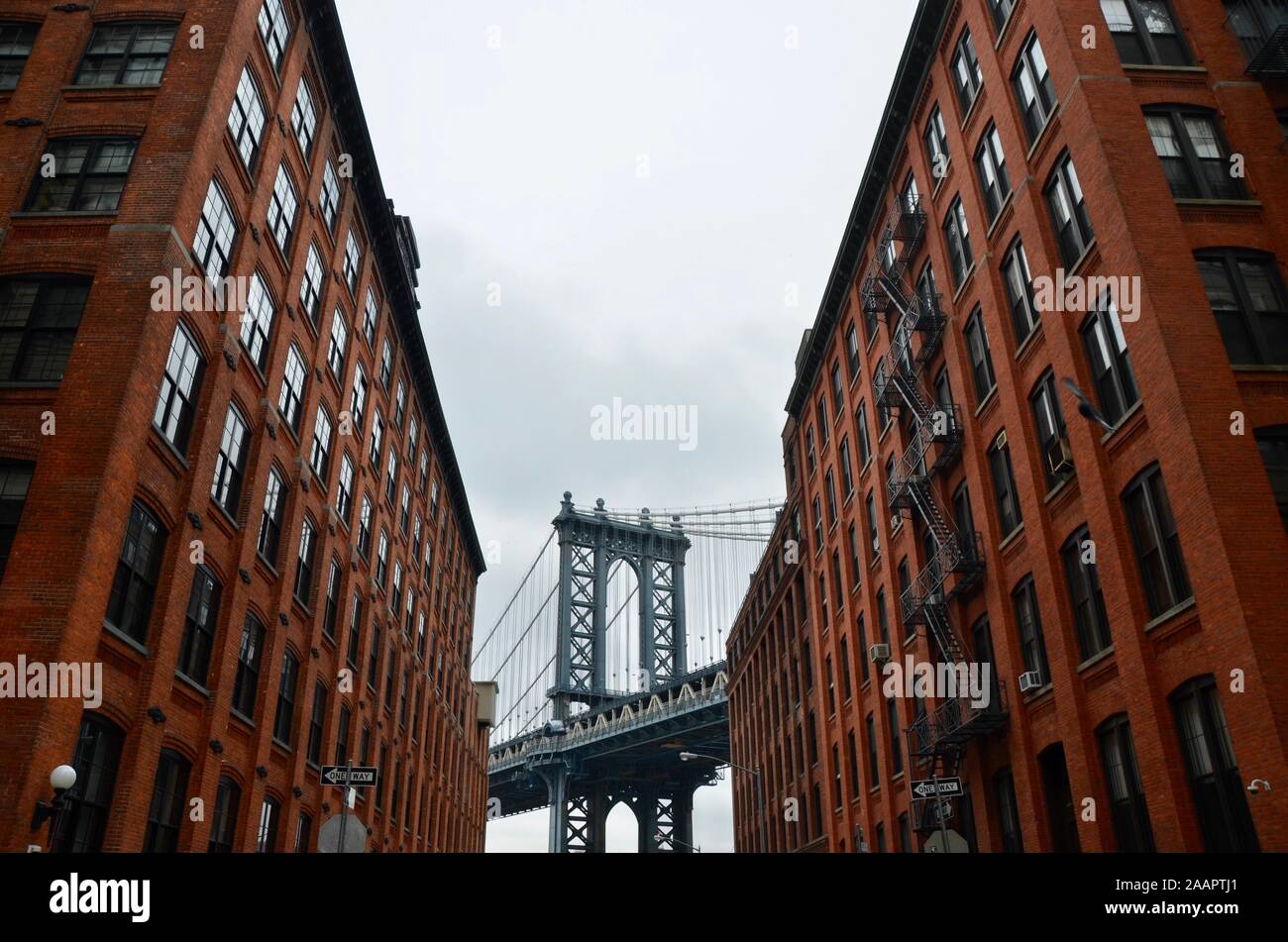 Dumbo statue hi-res stock photography and images - Alamy
