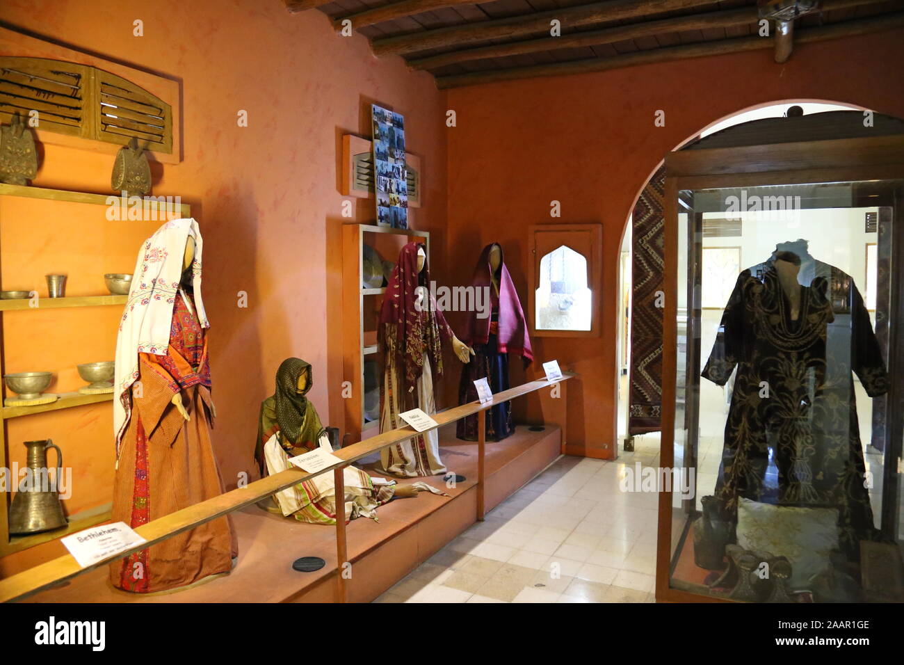 Traditional costumes, Jordan Museum of Popular Traditions, Roman
