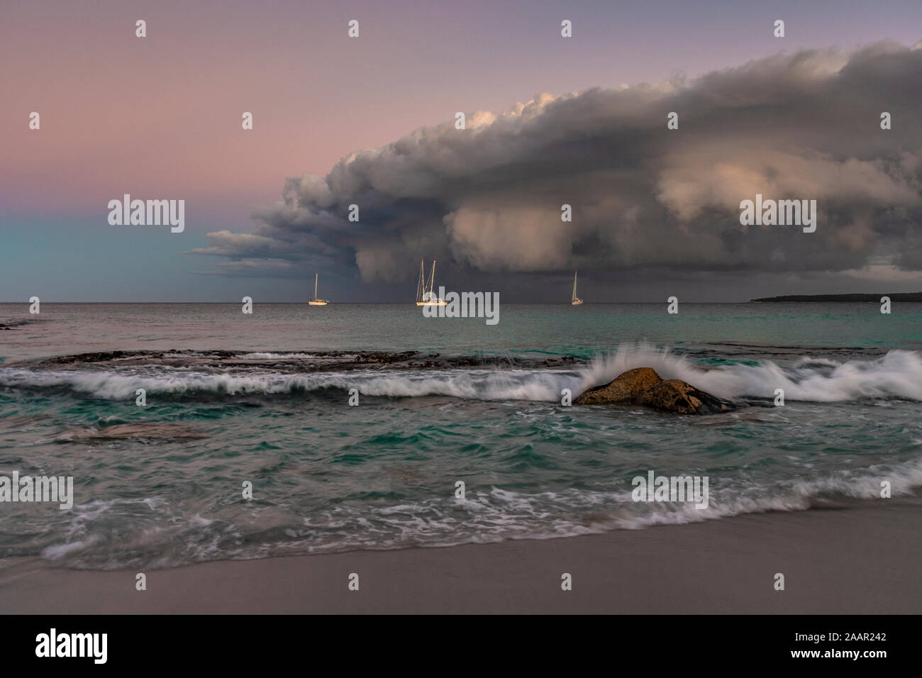 Storm sailing hires stock photography and images Alamy