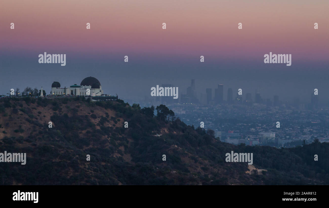 Los angeles hollywood city lights hi-res stock photography and images ...