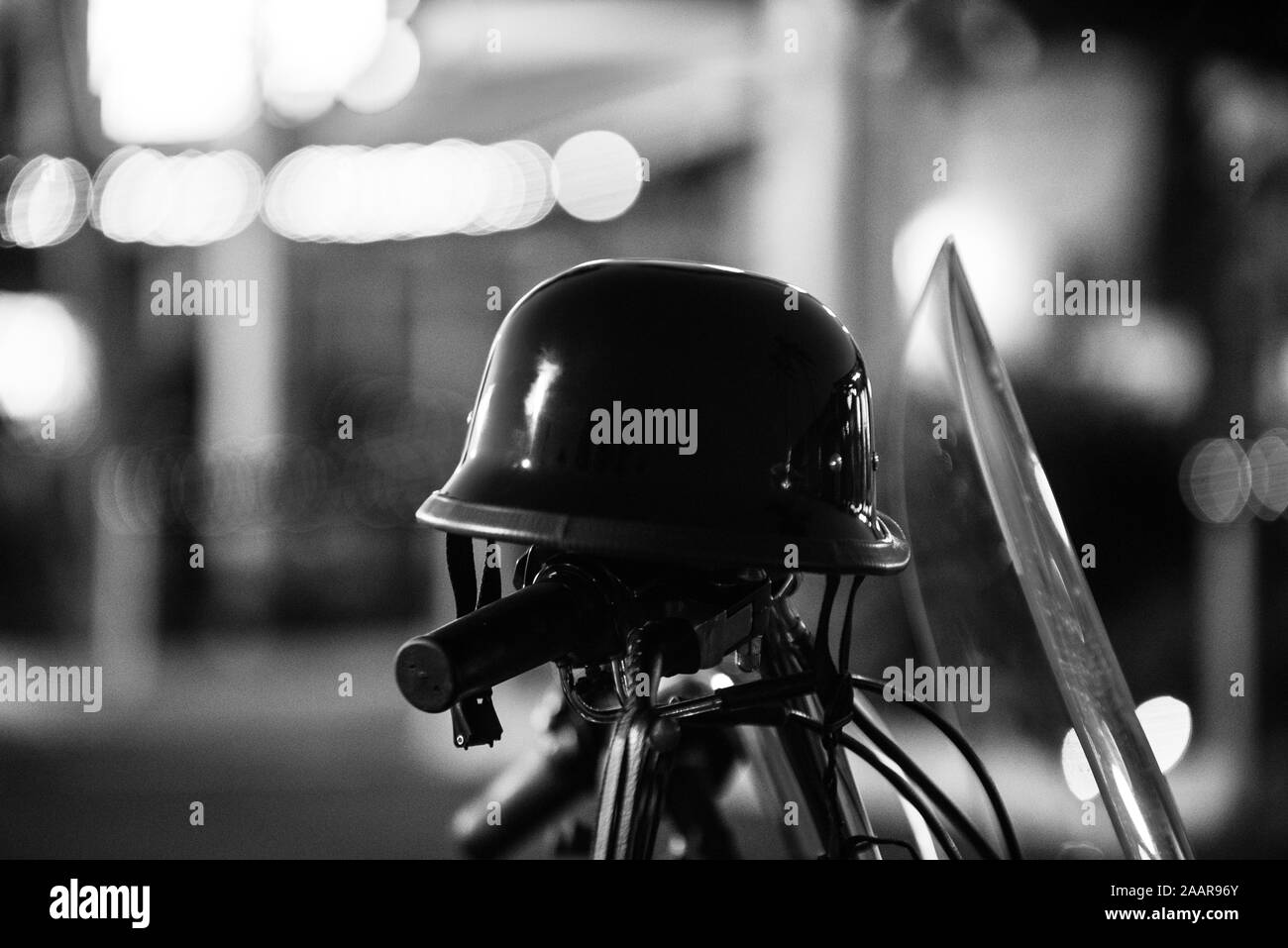 Black and white harley davidson hi-res stock photography and images - Alamy