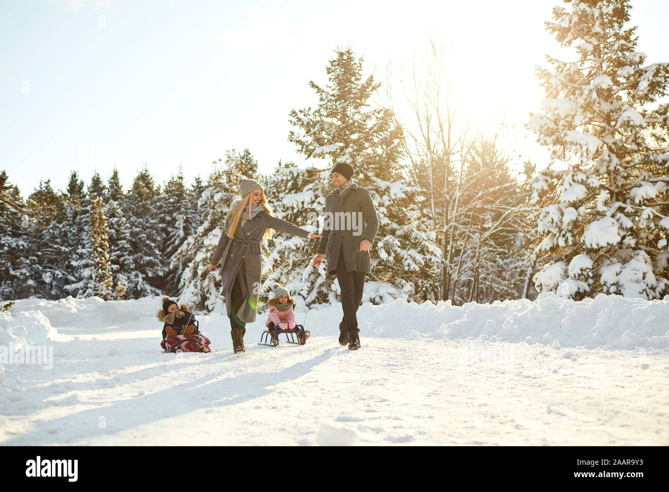 Play park winter hi-res stock photography and images - Alamy