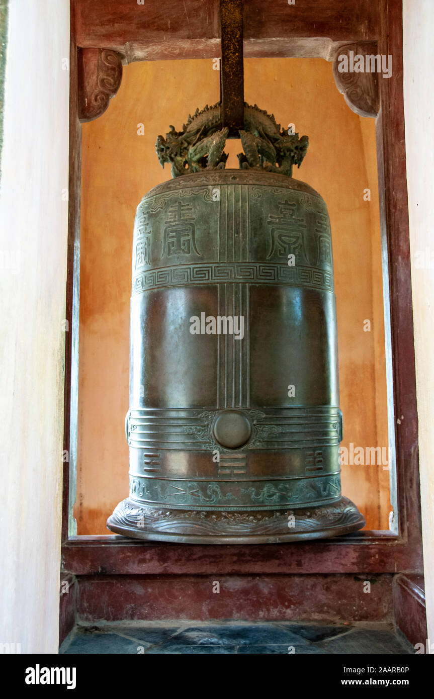 Huge 18th-century bronze bell inside the Thien Mu pagoda Stock Photo