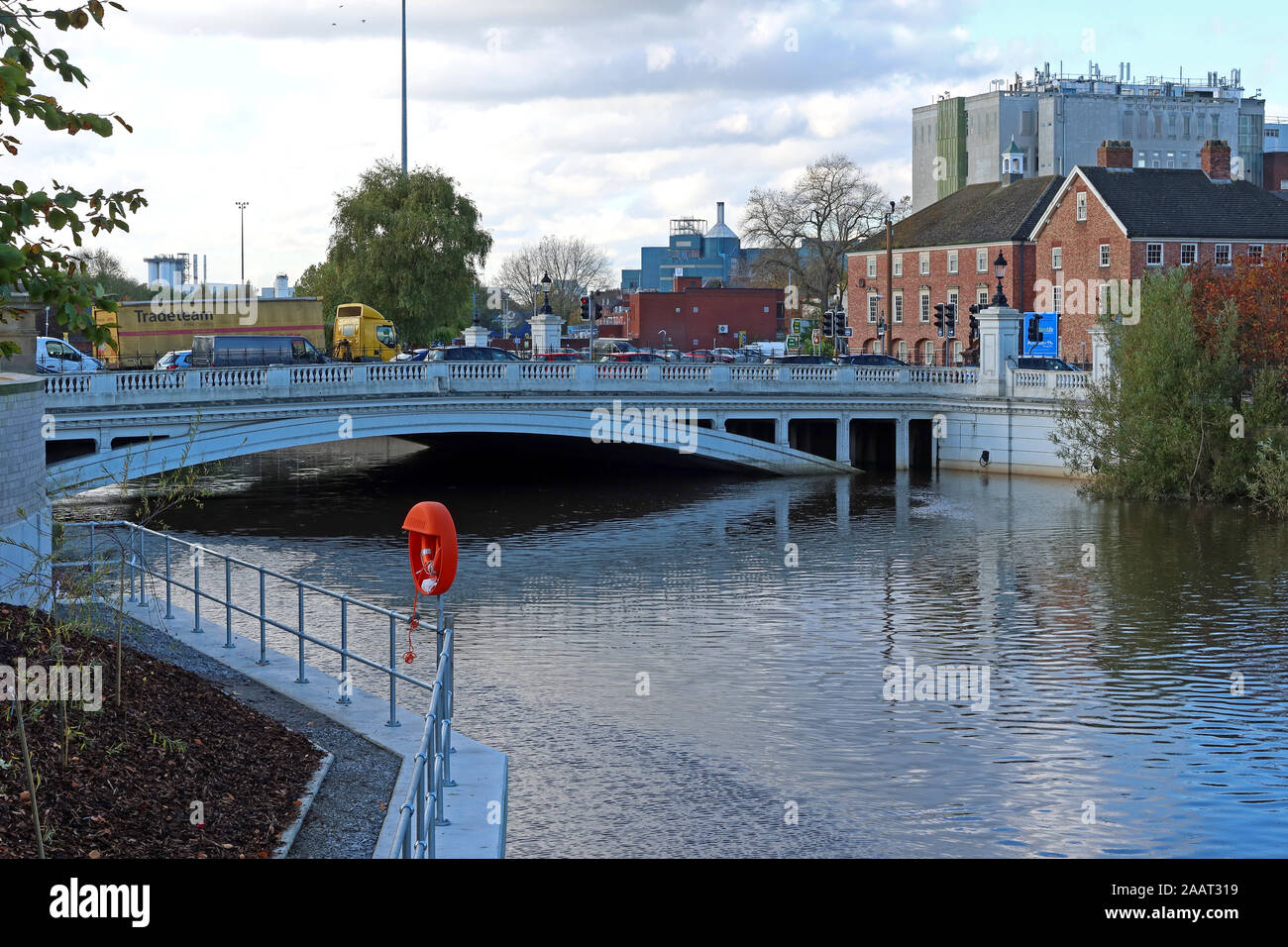 High water at Bridgefoot Warrington Oct 2019, WA1 1WA - High Tide and flooding of the River Mersey Crossing, Cheshire, North West England, UK Stock Photo