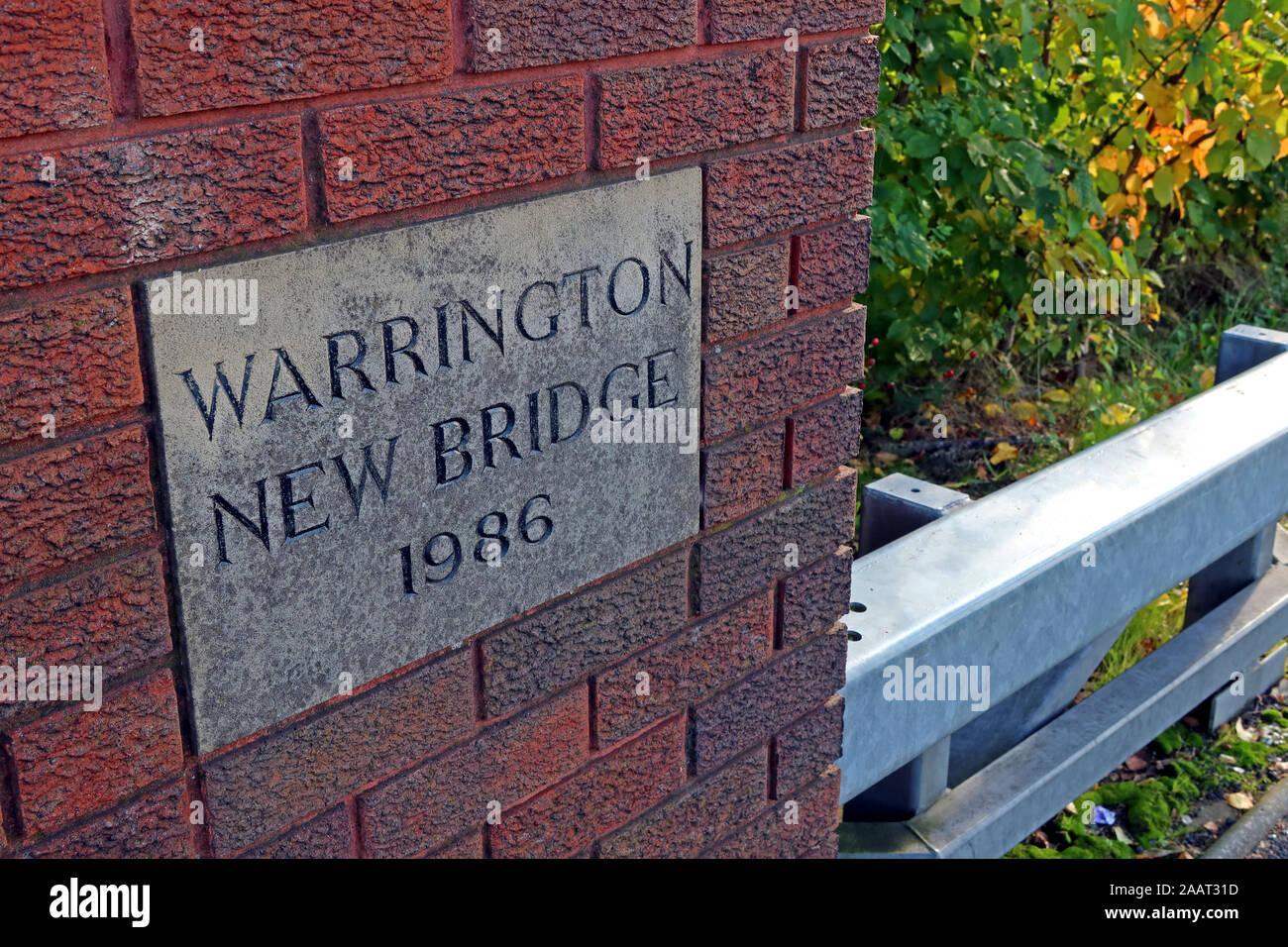 Warrington New Bridge 1986, Bridgefoot Warrington Oct 2019, WA1 1WA - High Tide and flooding of the River Mersey Crossing, Cheshire, England, UK Stock Photo