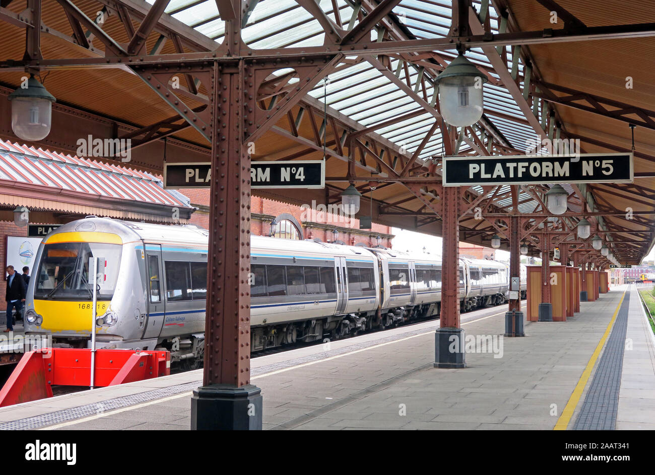 Platforms at Moor St Railway station, Birmingham - Birmingham Moor Street station Queensway Birmingham West Midlands B4 7UL Stock Photo