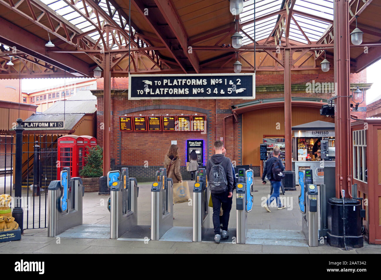 Platforms at Moor St Railway station, Birmingham - Birmingham Moor Street station Queensway Birmingham West Midlands B4 7UL Stock Photo