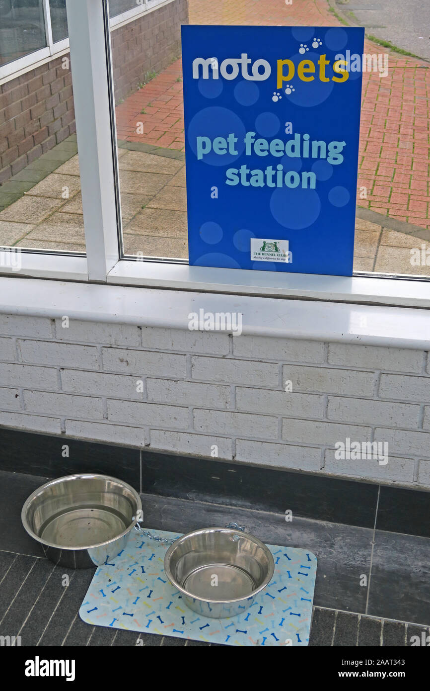 MotoPets - Moto Pets - Pet Feeding Station - Moto Motorway services Stock Photo