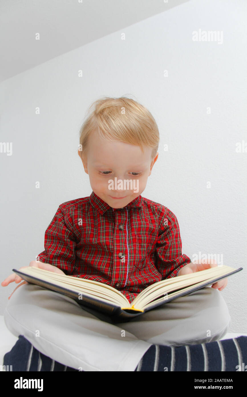 Young Boy Reading Quran Little High Resolution Stock Photography And Images Alamy