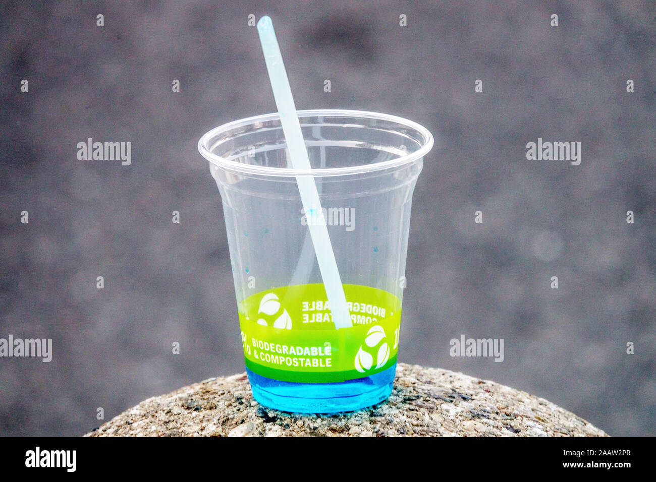Plastic cup straw hires stock photography and images Alamy