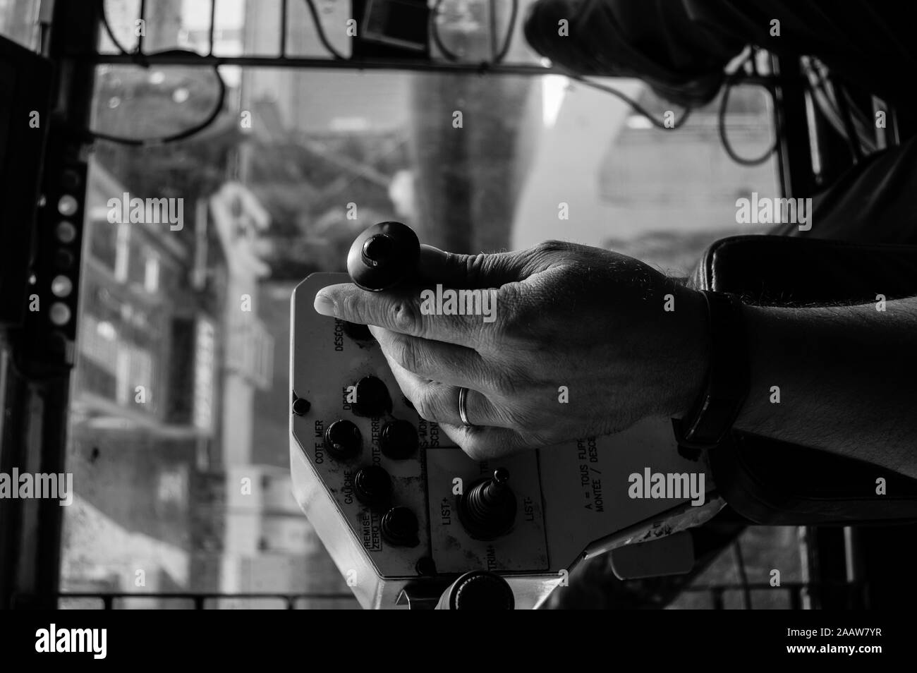 Gantry crane operator hires stock photography and images Alamy