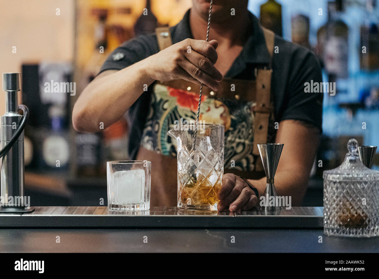 Cocktail bar hires stock photography and images Alamy