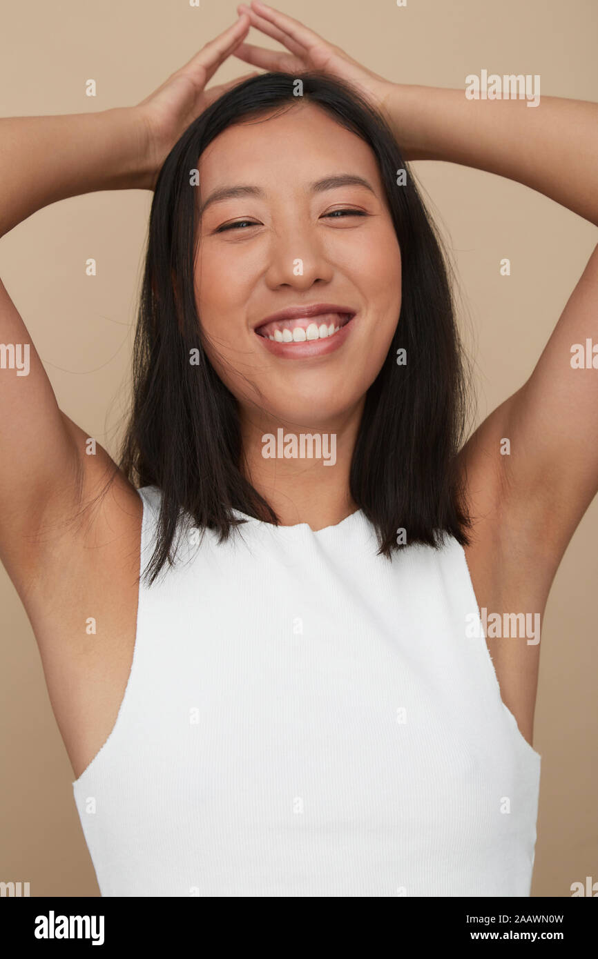 Armpit woman hi-res stock photography and images - Page 3 - Alamy