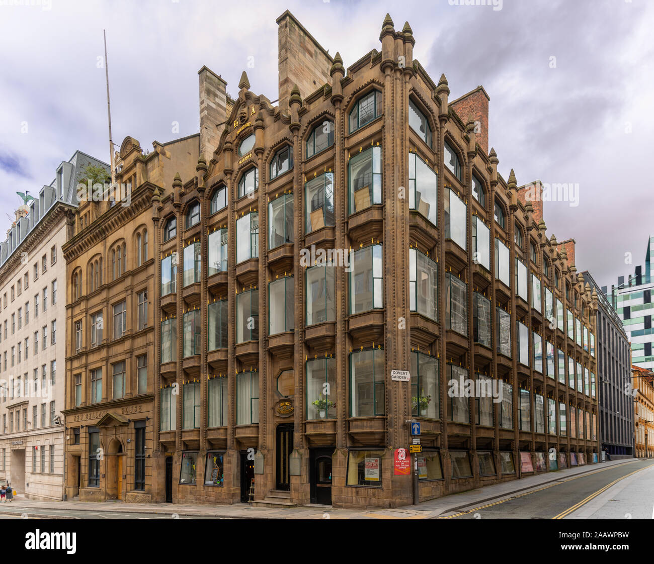 Oriel Chambers, Water Street, Liverpool. The world's first building featuring a metal framed glass curtain wall. Designed by Peter Ellis Stock Photo