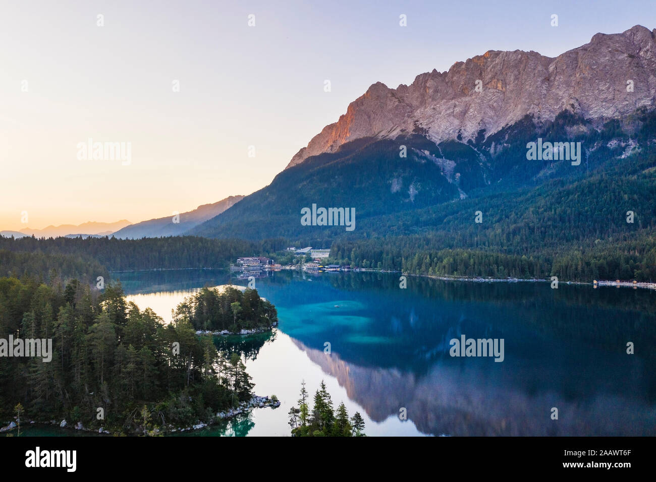 Eibsee Against Eibsee Hotel And Wetterstein Mountains With Zugspitze Hi 