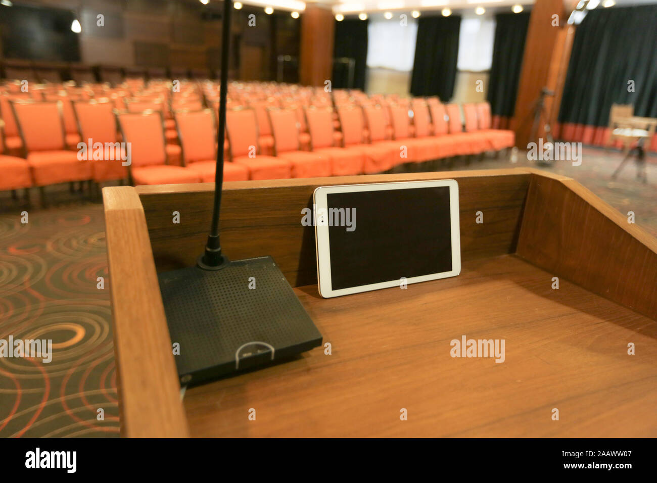 Podium rostrum microphone hi-res stock photography and images - Alamy