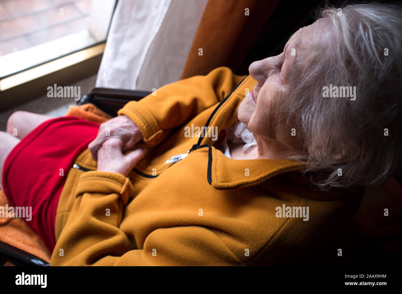 Sad pensive portrait thoughful hi-res stock photography and images - Alamy
