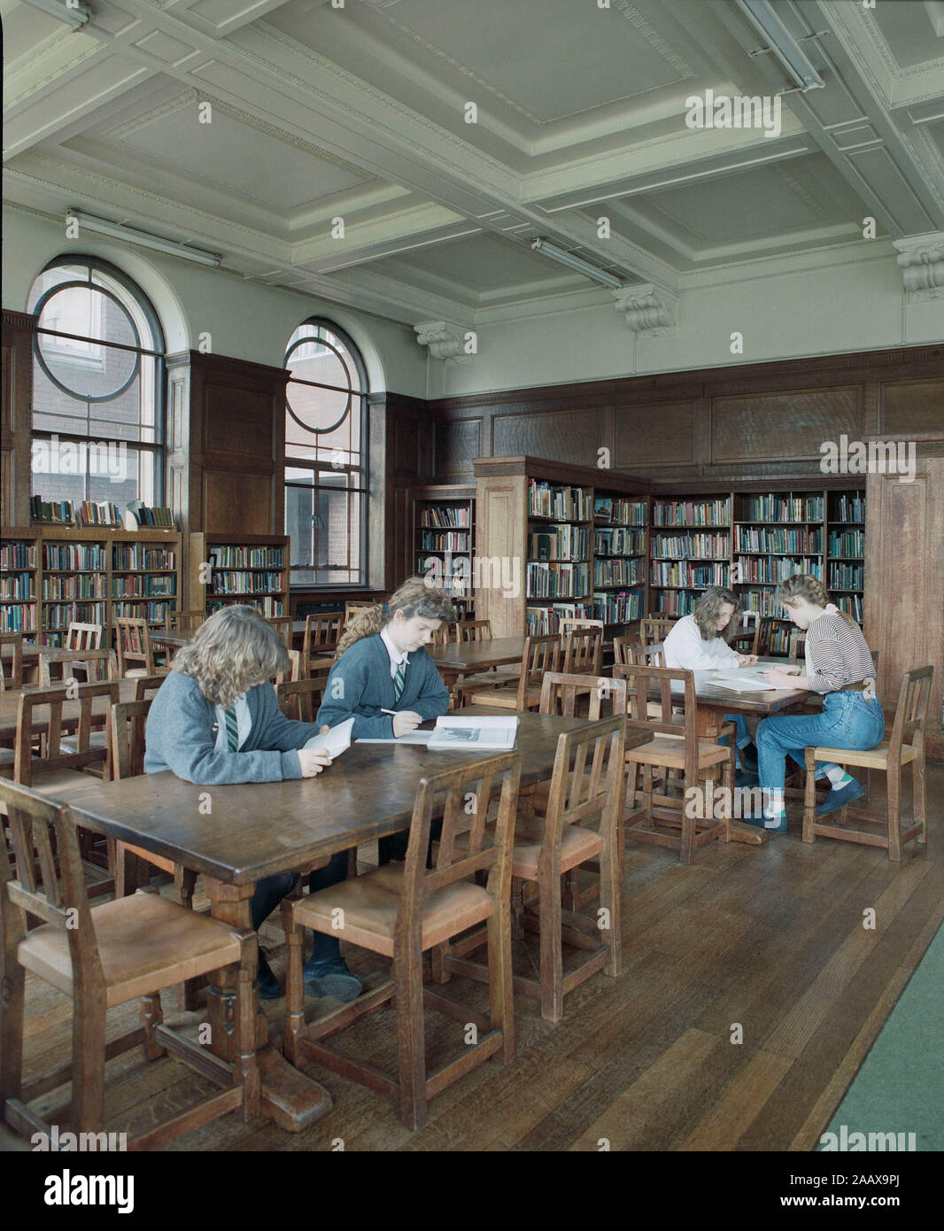 1989 pupils in School Library, Leeds, Northern England, UK Stock Photo