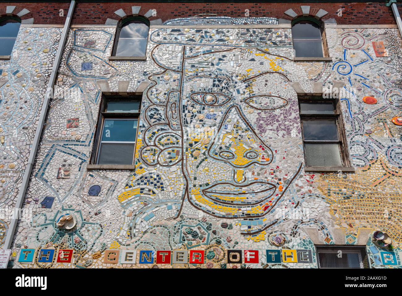 Isaiah Zagar's amazing mosaics on the S Alder St wall of  Philadelphia Magic Gardens Stock Photo