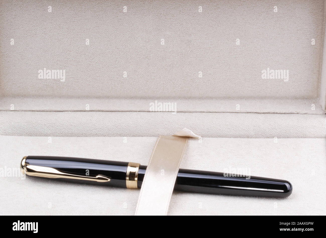 Fountain pen in cartoon hi-res stock photography and images - Alamy
