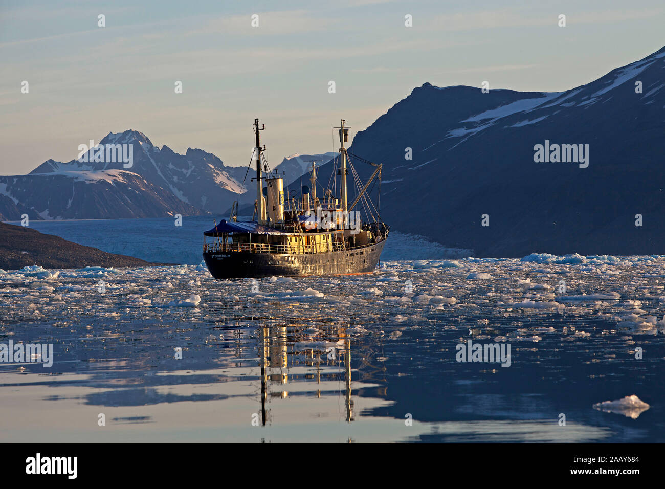 MS Stockholm in der Arktis Stock Photo