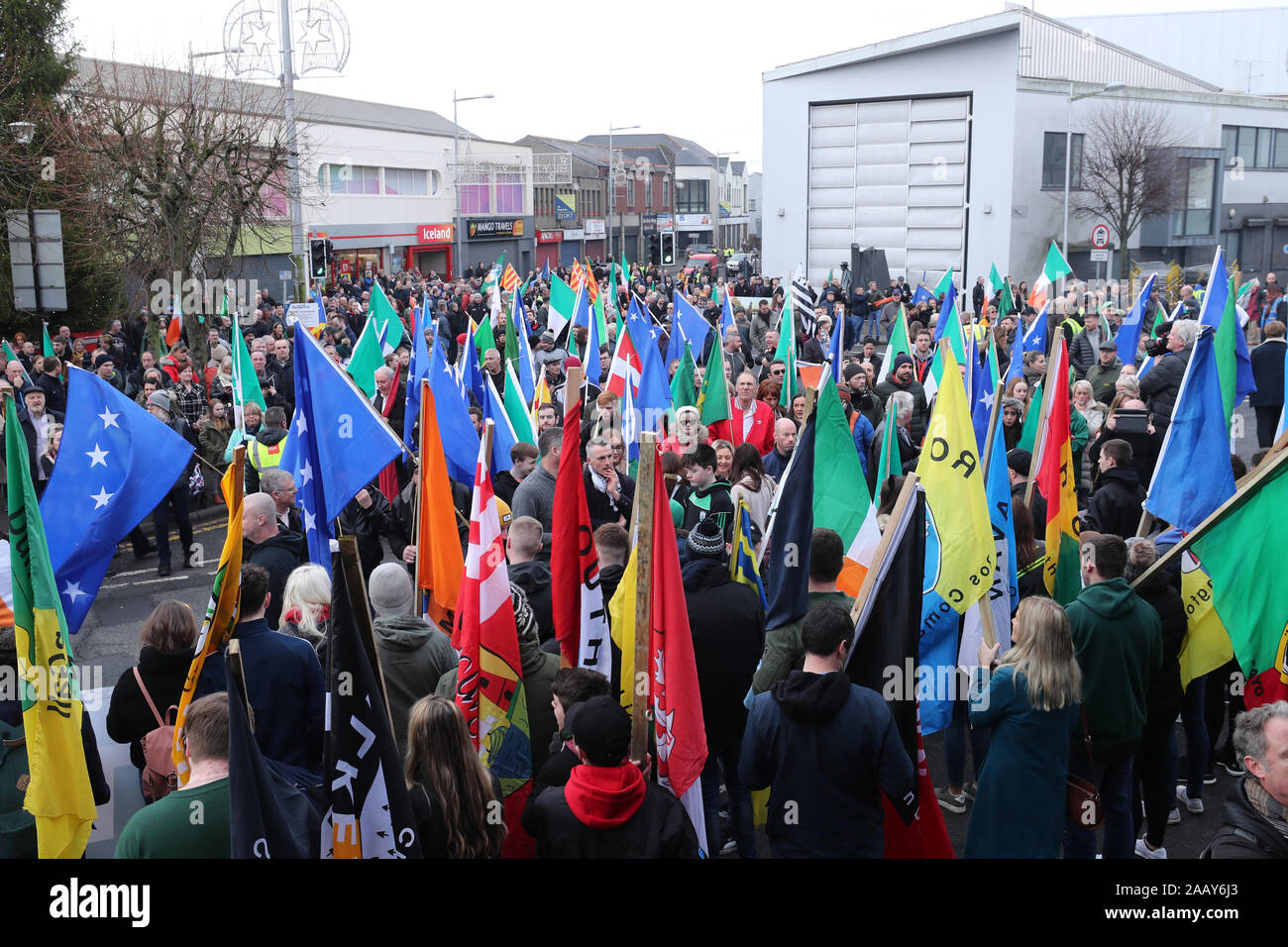 People take part in an Irish unity march after they crossed the Lifford Bridge, from Donegal, which marks the border between Strabane in County Tyrone, Northern Ireland, and Lifford in County Donegal in the Republic of Ireland. Stock Photo