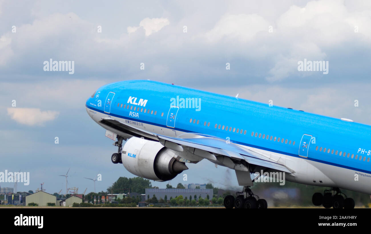KLM Boeing 777 before departure Stock Photo