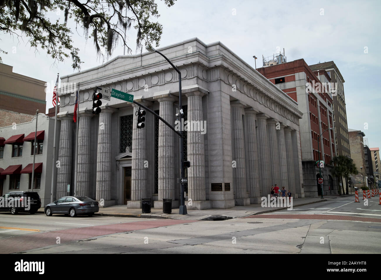 101 east bay st home to savannah chamber of commerce visit savannah originally the hibernia bank of savannah georgia usa Stock Photo