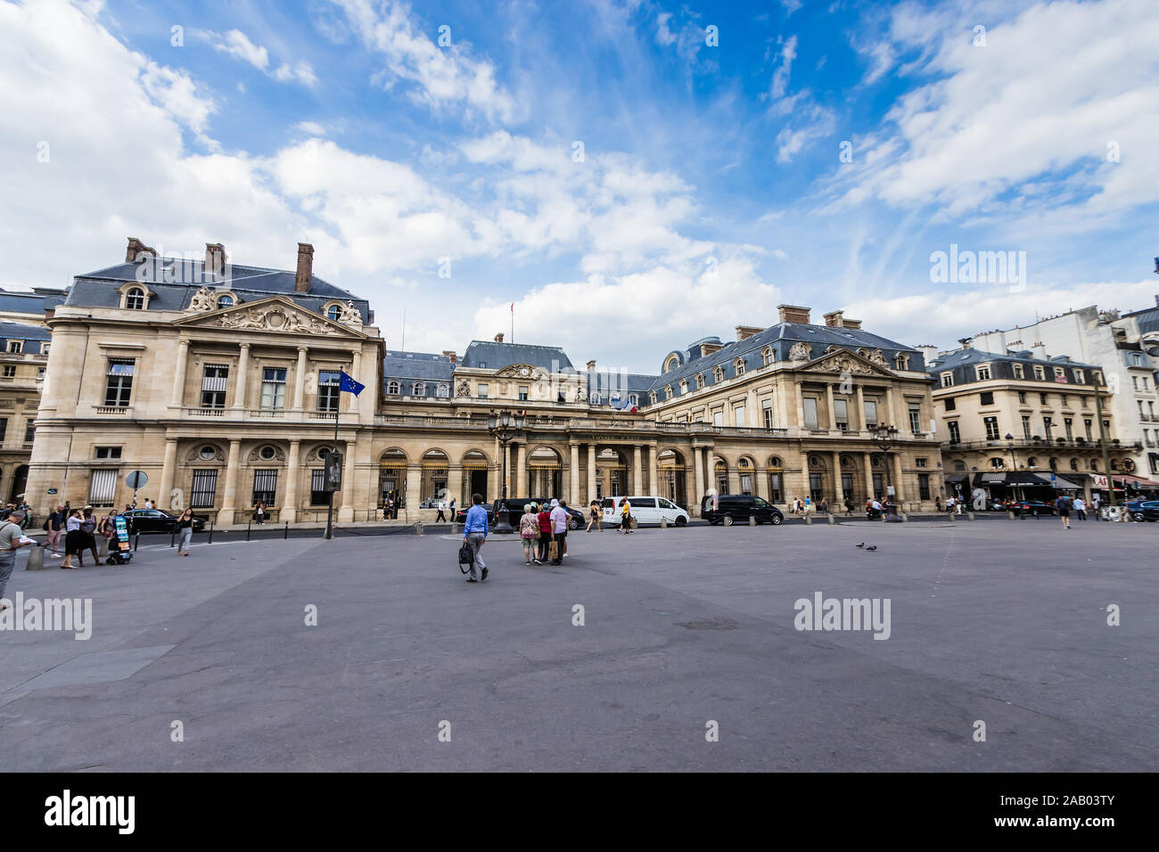 The Palais-Royal, home of the Conseil d'État (Council of State), Paris Stock Photo