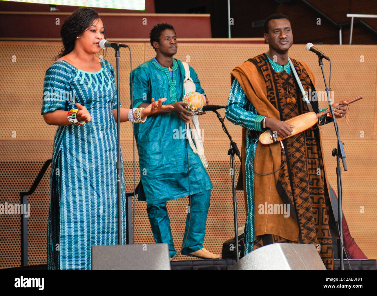 Mali String Instrument Amy sacko singer hi-res stock photography and images - Alamy