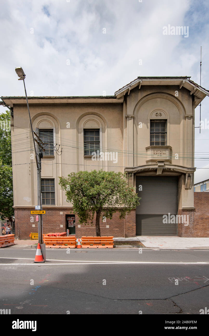 Electricity Transformer/Substation 187 in Albany Street Crows Nest (Sydney) Australia is a 1927 Interwar Georgian Revival building with a mansard roof Stock Photo