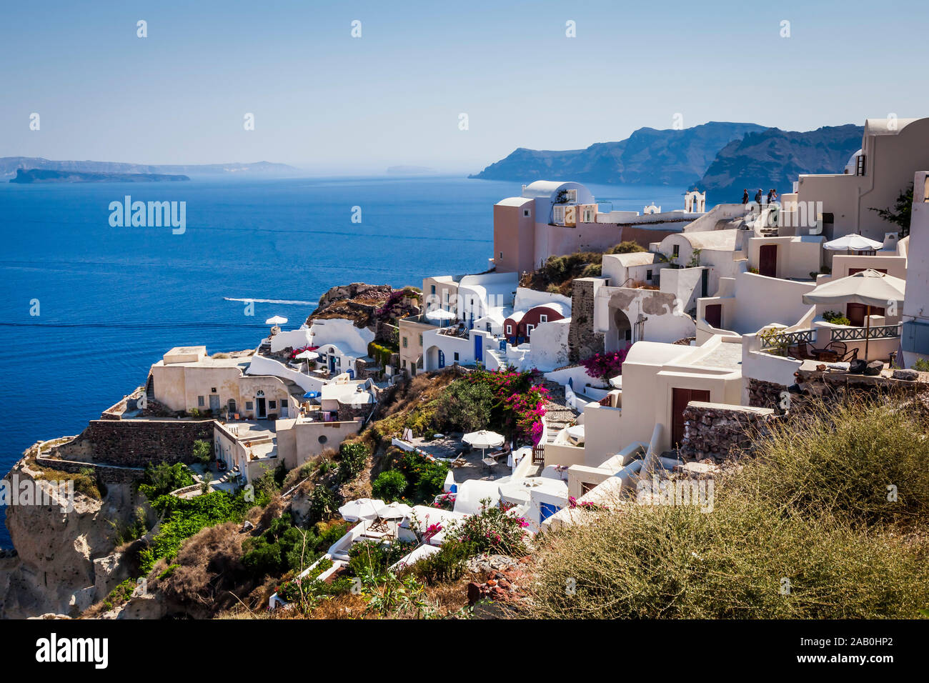 Ein schoener Blick auf Santorini in Griechenland Stock Photo