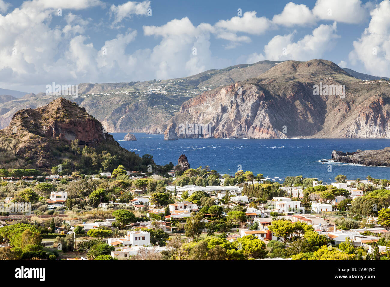 Der Blick auf die schoene Landschaft auf den Liparischen Inseln Stock Photo