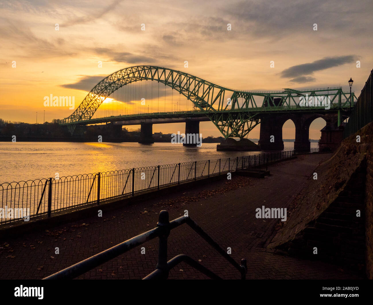 The Runcorn to Widnes Silver Jubilee Bridge Stock Photo