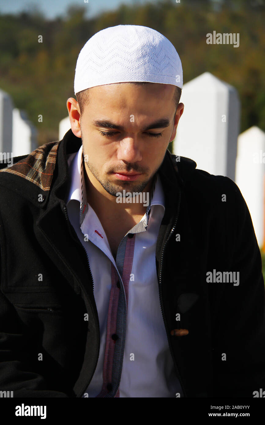 Islamic praying on dead person Stock Photo Alamy