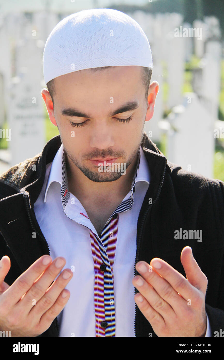 Islamic praying on dead person Stock Photo Alamy