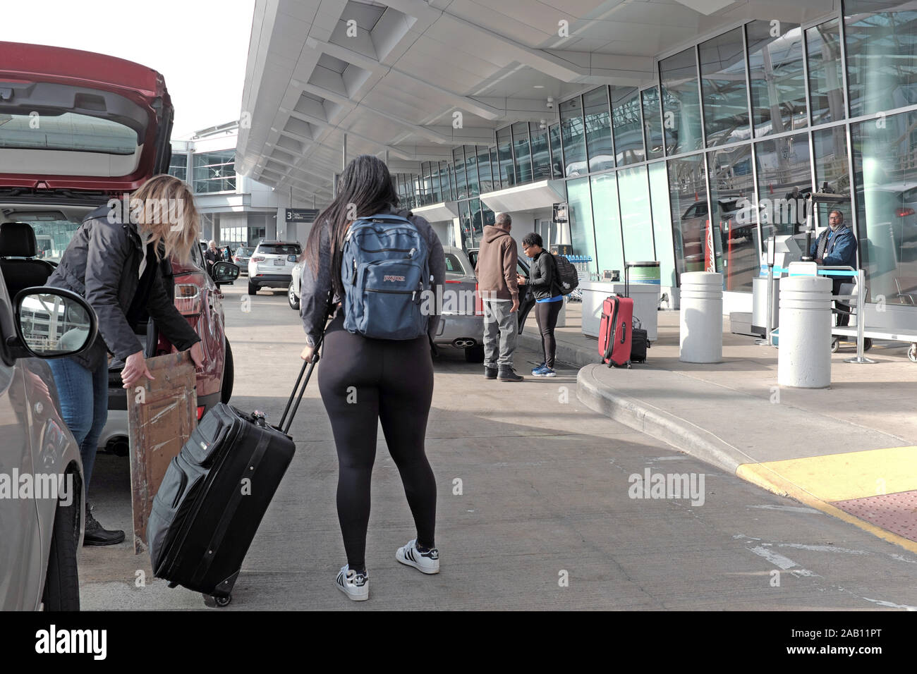 Airport departures outdoors hi-res stock photography and images - Alamy