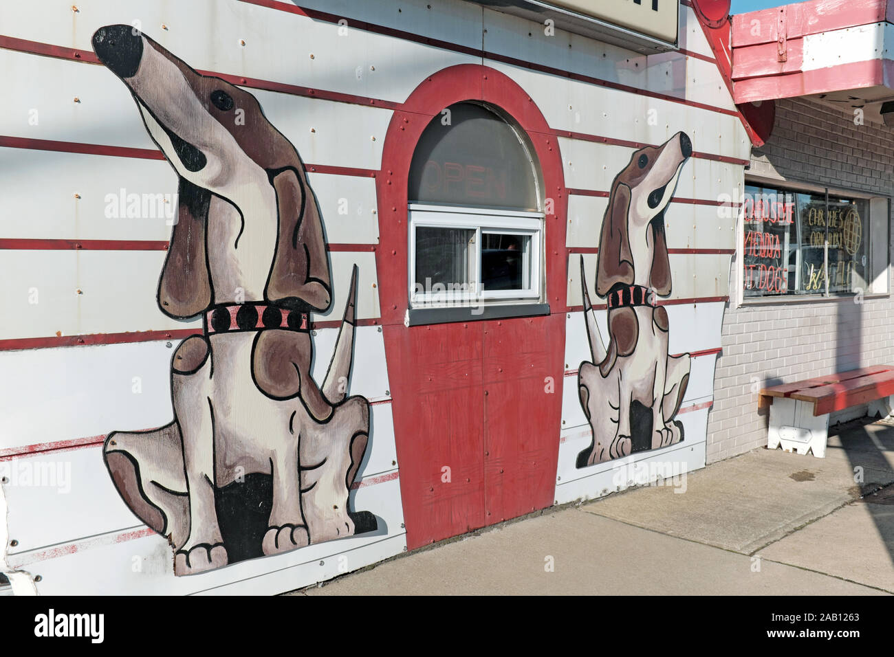 Charlie's Dog House Diner, also known as Charlie's Restaurant, is a retro Americana diner on Brookpark Road in Cleveland, Ohio, USA. Stock Photo