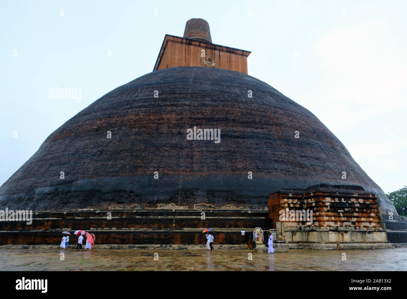 Religious places - Buddhism Sri Lanka Abhayagiri Stupa - Abhayagiri Dagoba Stock Photo
