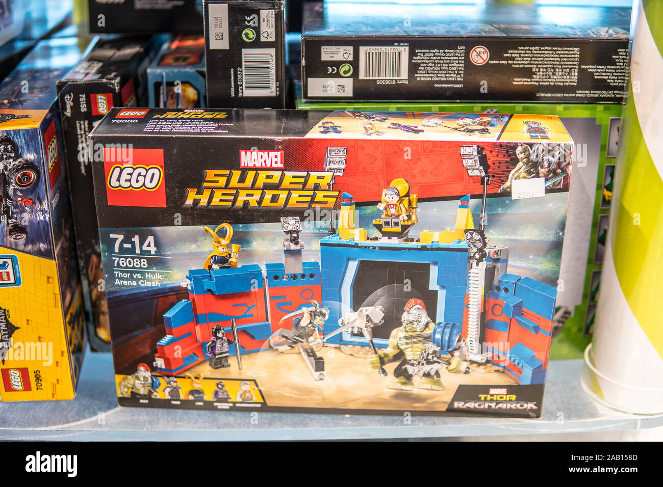 Forstyrrelse indenlandske Kro Lego box on the shop display for sale, Lego Star Wars, Speed, Super Heroes,  City, Juniors, Classic, Duplo, Creator, Technic, Friends, Ninjago, Elves  Stock Photo - Alamy
