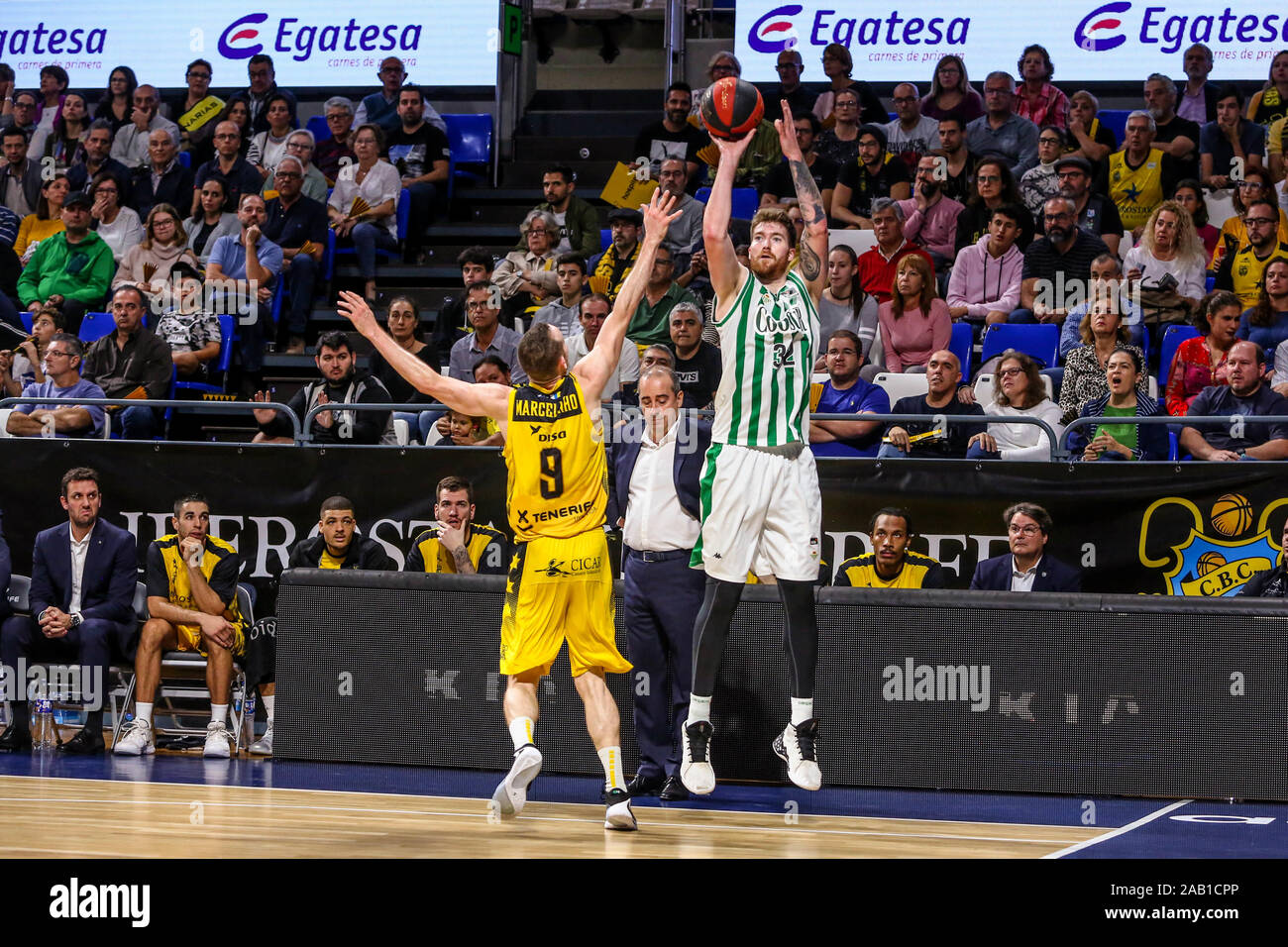 San Cristobal Della Laguna, Spain. 24th Nov, 2019. On the tenth day of the championship of the Liga Endesa ACB, the Iberostar Tenerife, once again, overturns the score in the final minutes managing to establish itself on Coosur Real Betis 94-89 (Photo by Davide Di Lalla/Pacific Press) Credit: Pacific Press Agency/Alamy Live News Stock Photo