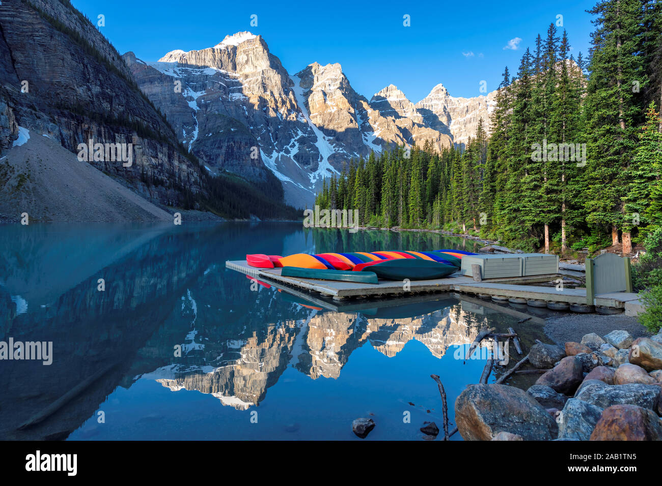 Sunrise at the Moraine lake in Banff National Park, Canada. Stock Photo