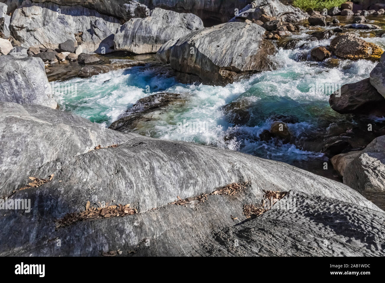 Kings River plunging through Kings Canyon in Giant Sequoia National Monument, Sequoia National Forest, California, USA Stock Photo