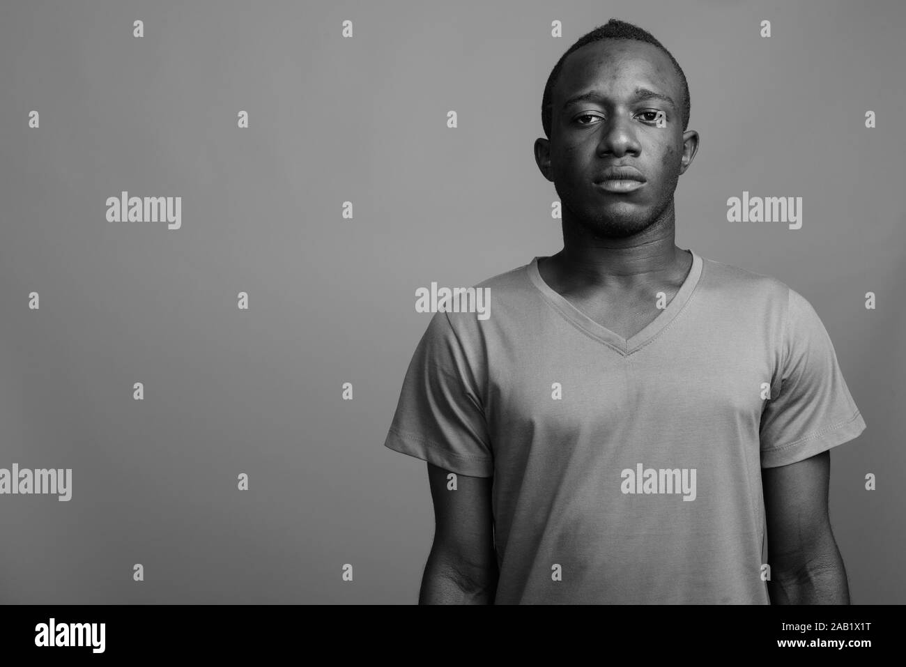 Portrait of young African man in black and white Stock Photo - Alamy
